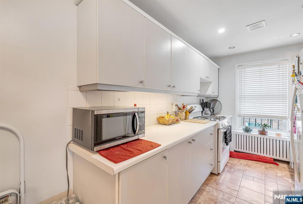 328 N Bridge Plaza 5C