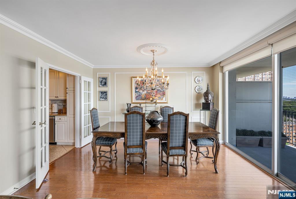 1530 Palisades 7J