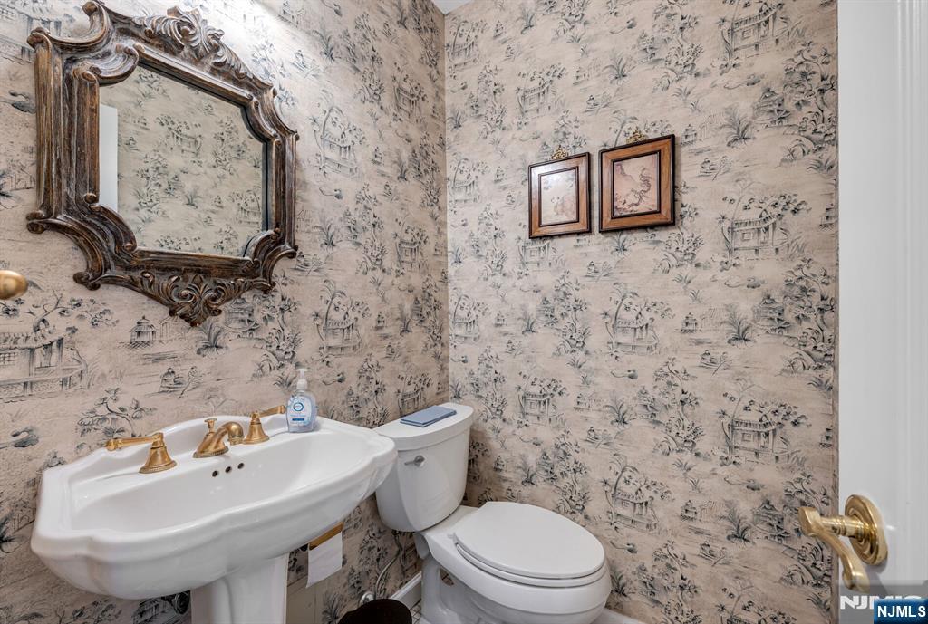 1530 Palisades 7J