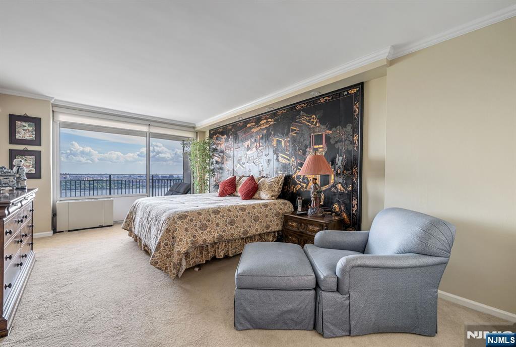 1530 Palisades 7J
