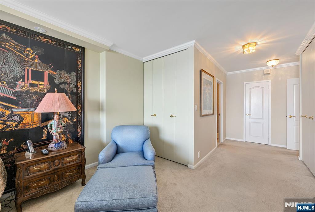 1530 Palisades 7J