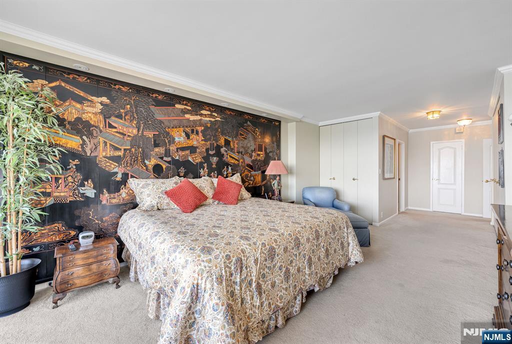 1530 Palisades 7J