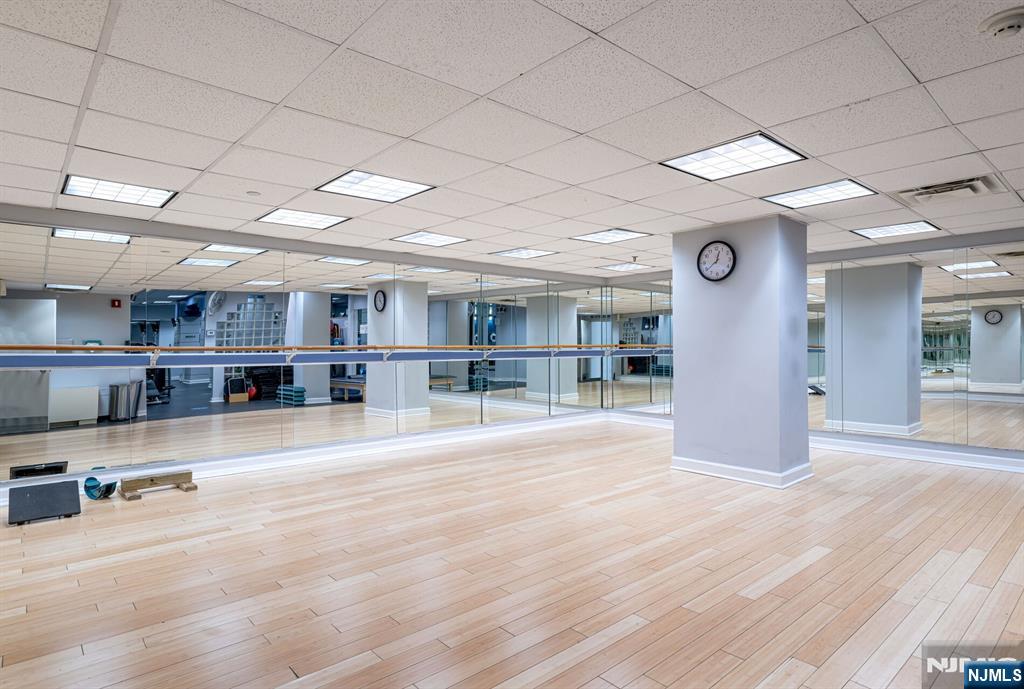 1530 Palisades 7J