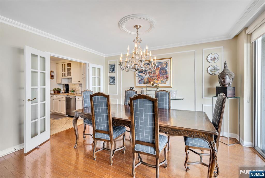 1530 Palisades 7J