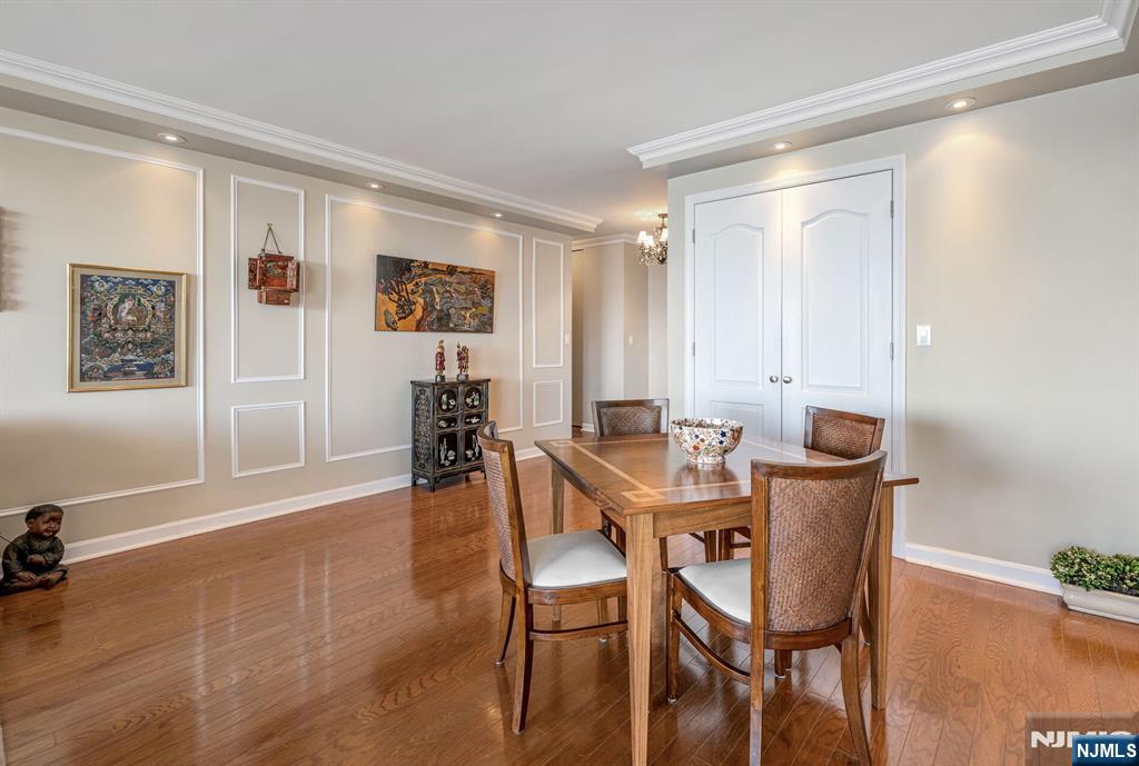 1530 Palisades 7J