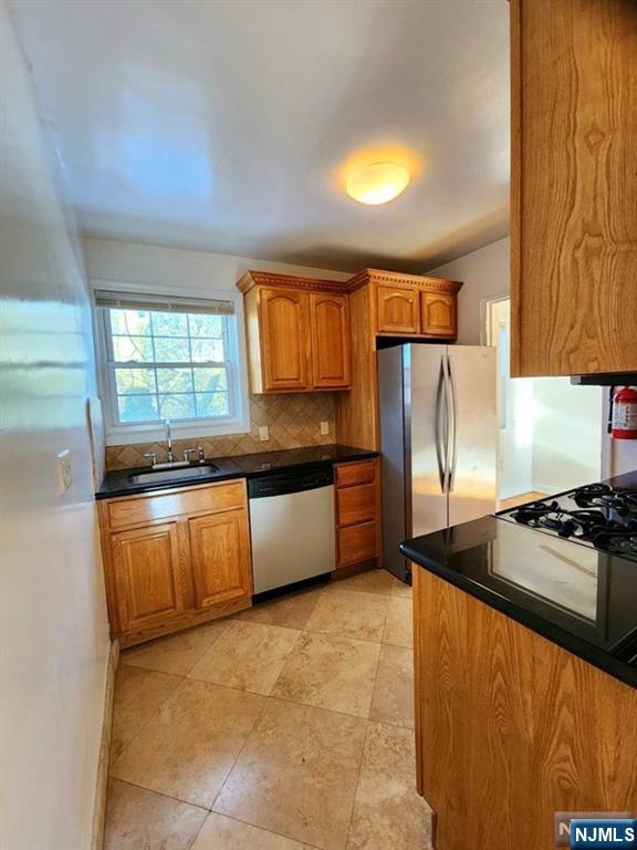 63 W Hudson Avenue B9