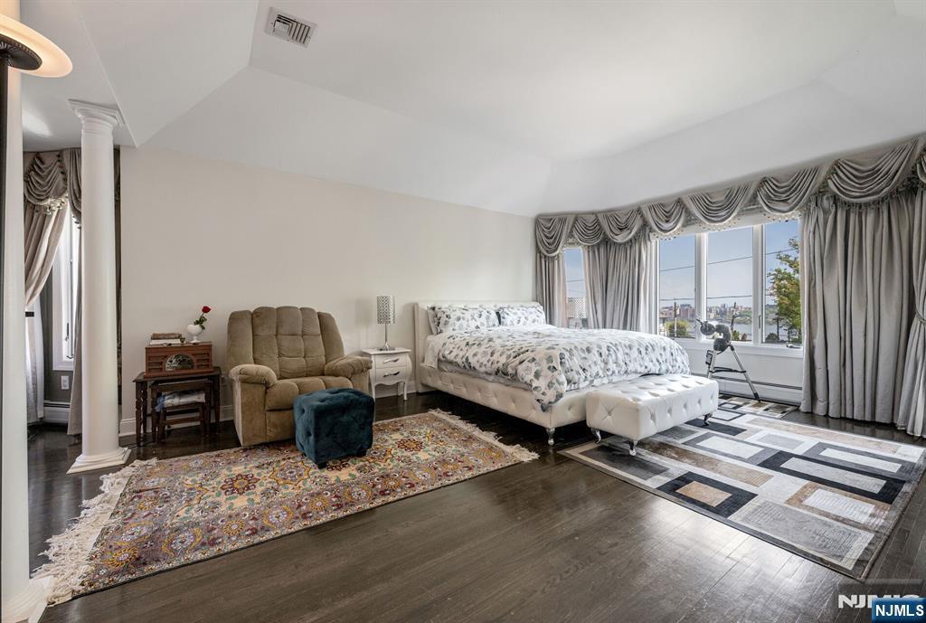 1115 Arcadian Way