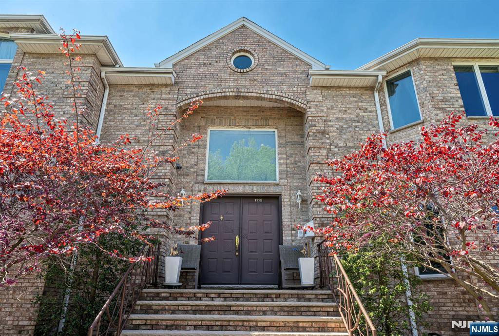 1115 Arcadian Way