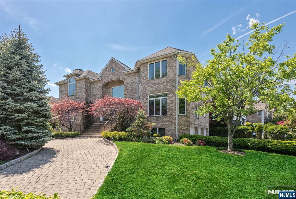 1115 Arcadian Way