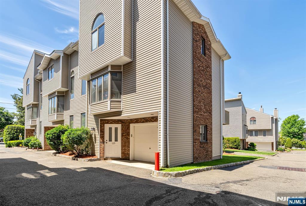 125 Roosevelt Place