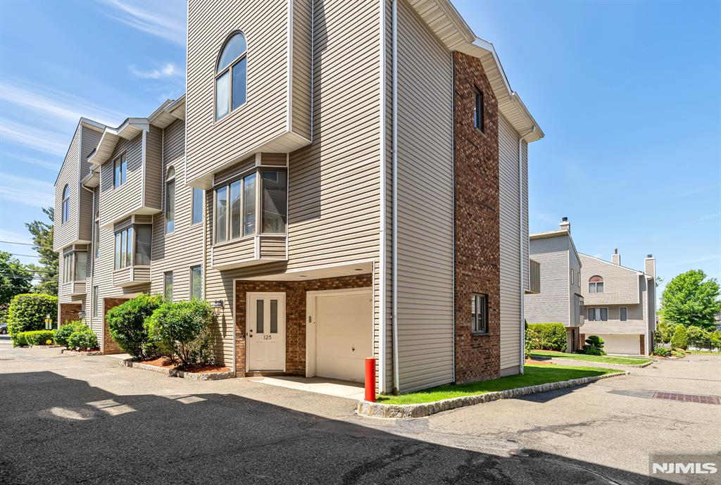 125 Roosevelt Place