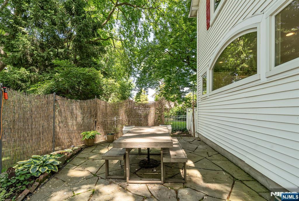 740 River Road