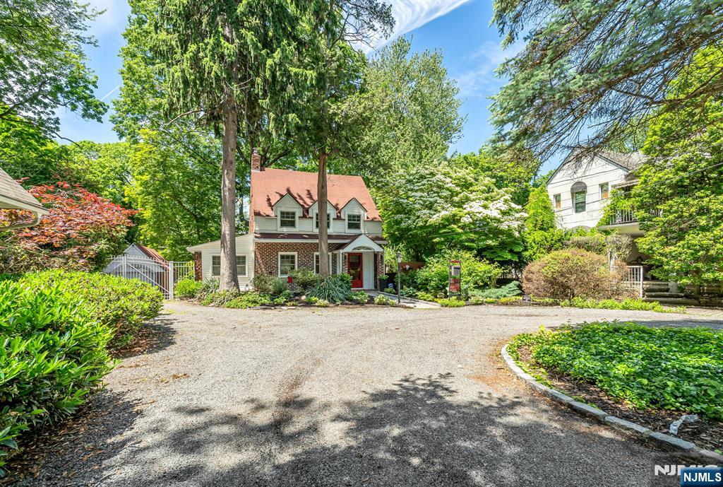 740 River Road