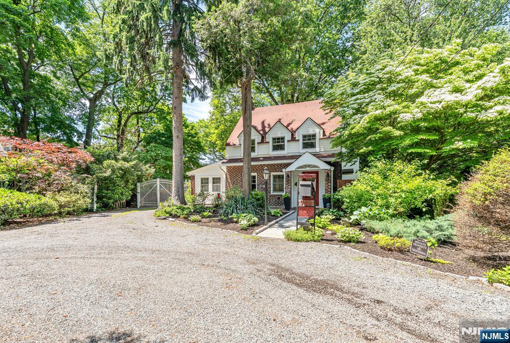 740 River Road