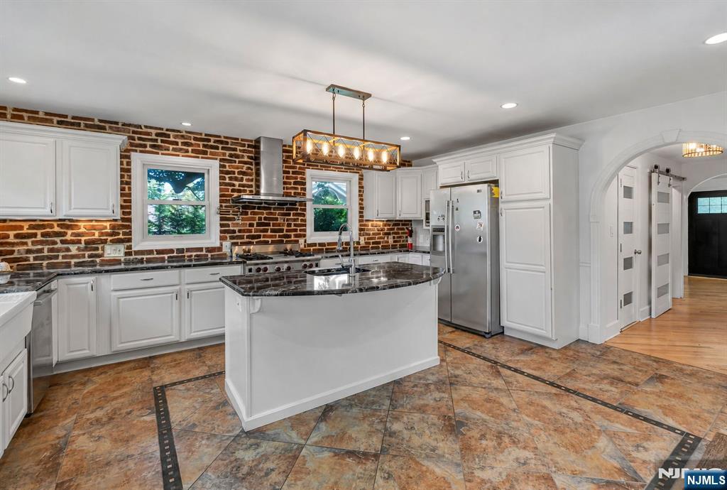 740 River Road