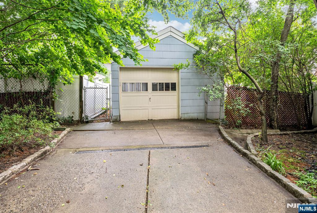 133 Highwood Avenue