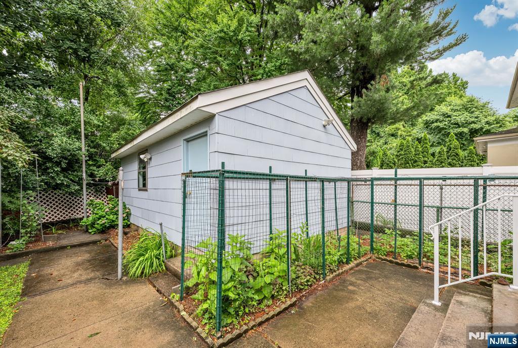 133 Highwood Avenue