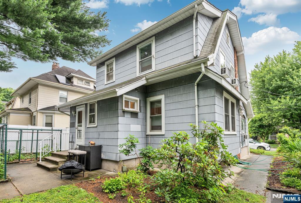 133 Highwood Avenue