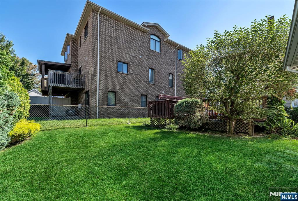 151 Summit Avenue