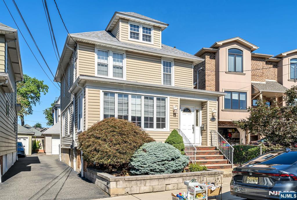 151 Summit Avenue