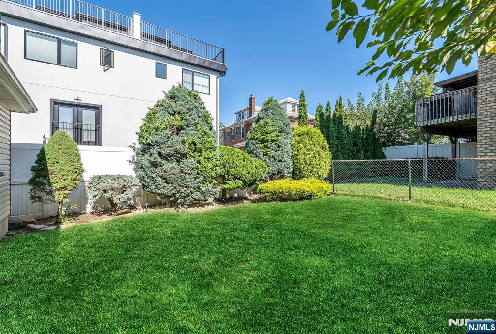 151 Summit Avenue
