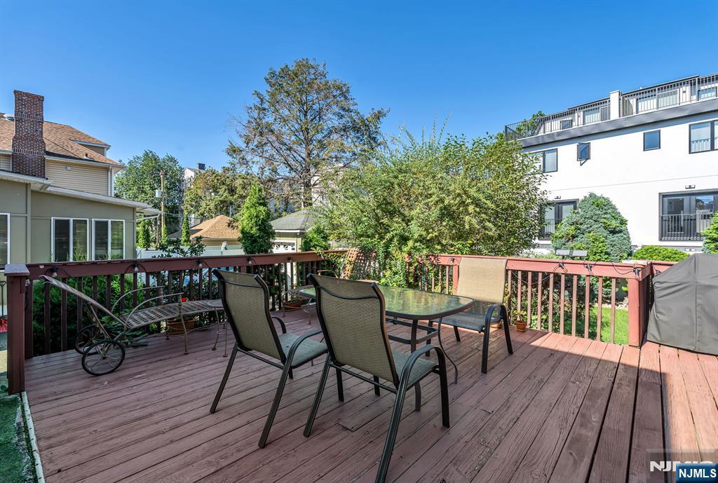 151 Summit Avenue