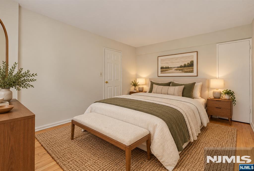 2205 N Central 3F