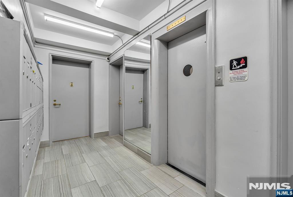 2205 N Central 3F