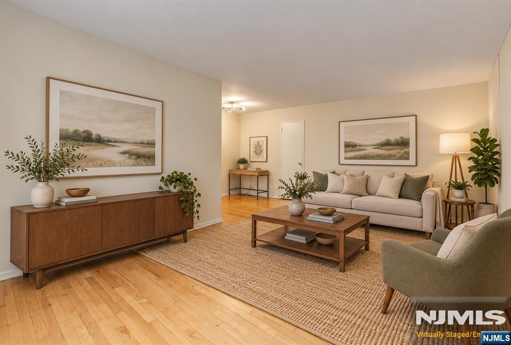 2205 N Central 3F