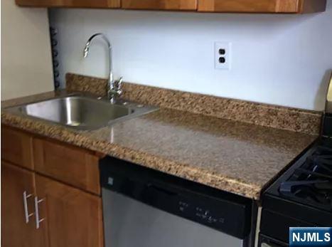 2205 N Central 3F