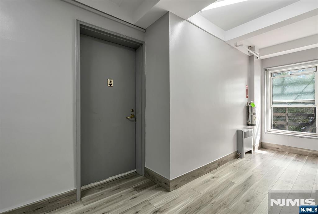 2205 N Central 3F