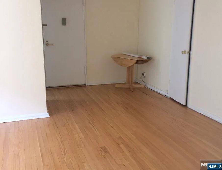 2205 N Central 3F