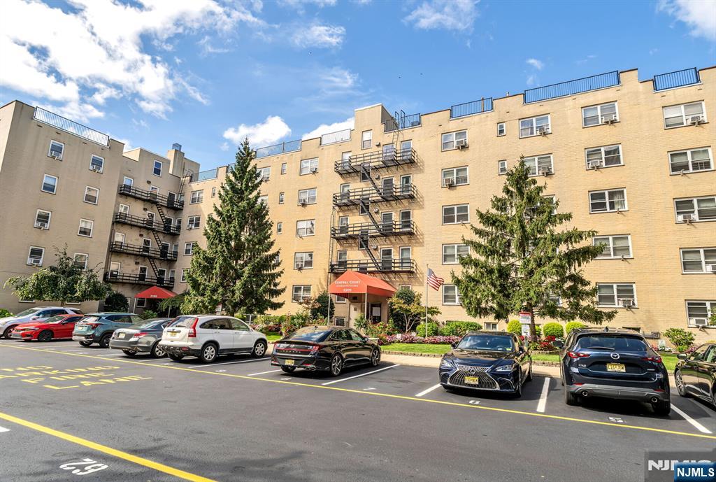 Central Court Condominiums, 2205 North Central Road, Fort Lee