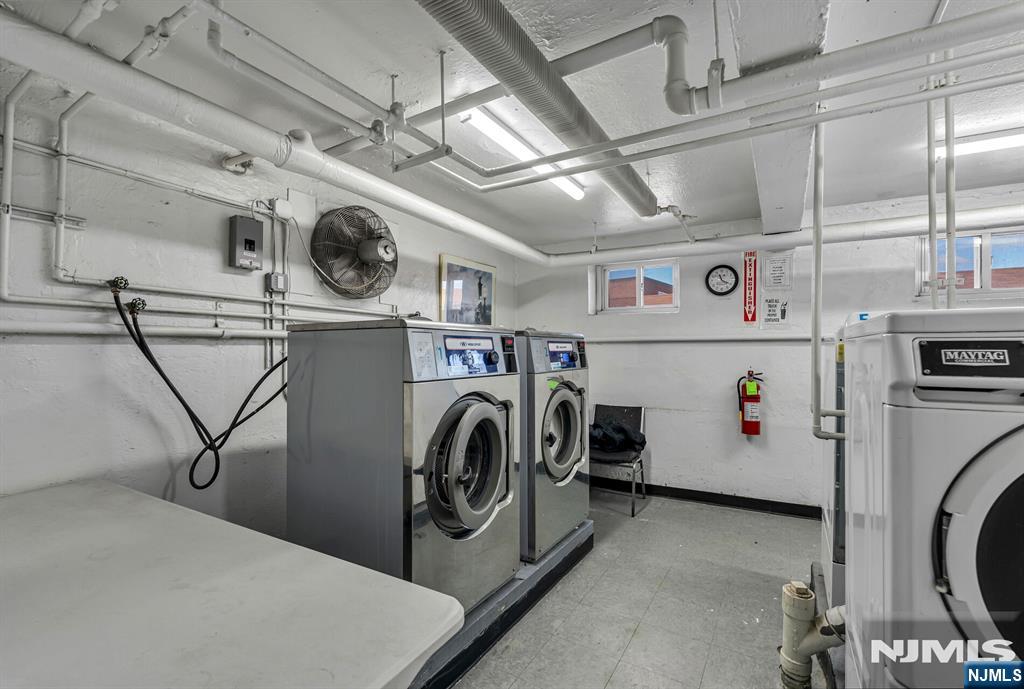 2205 N Central 3F