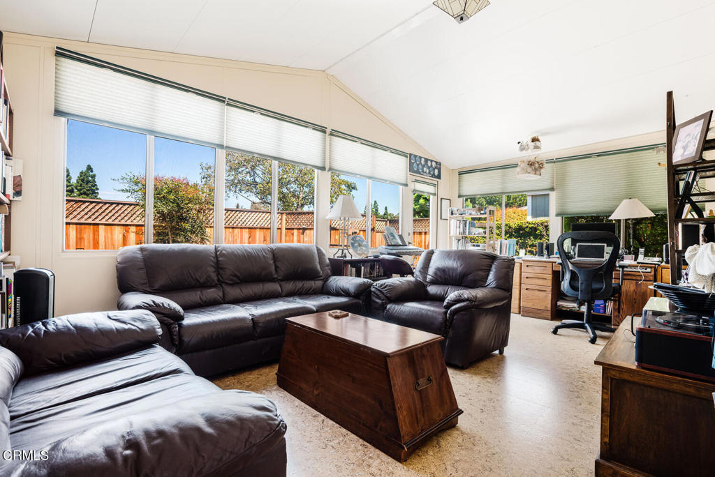 1220 Johnson Drive 19