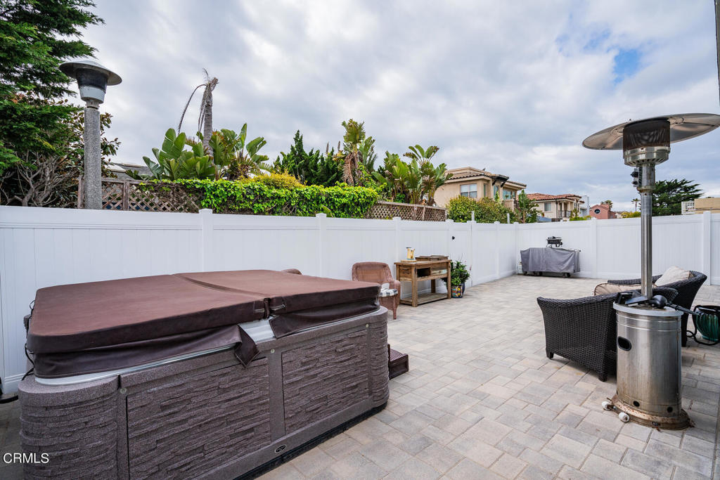5228 Outrigger Way