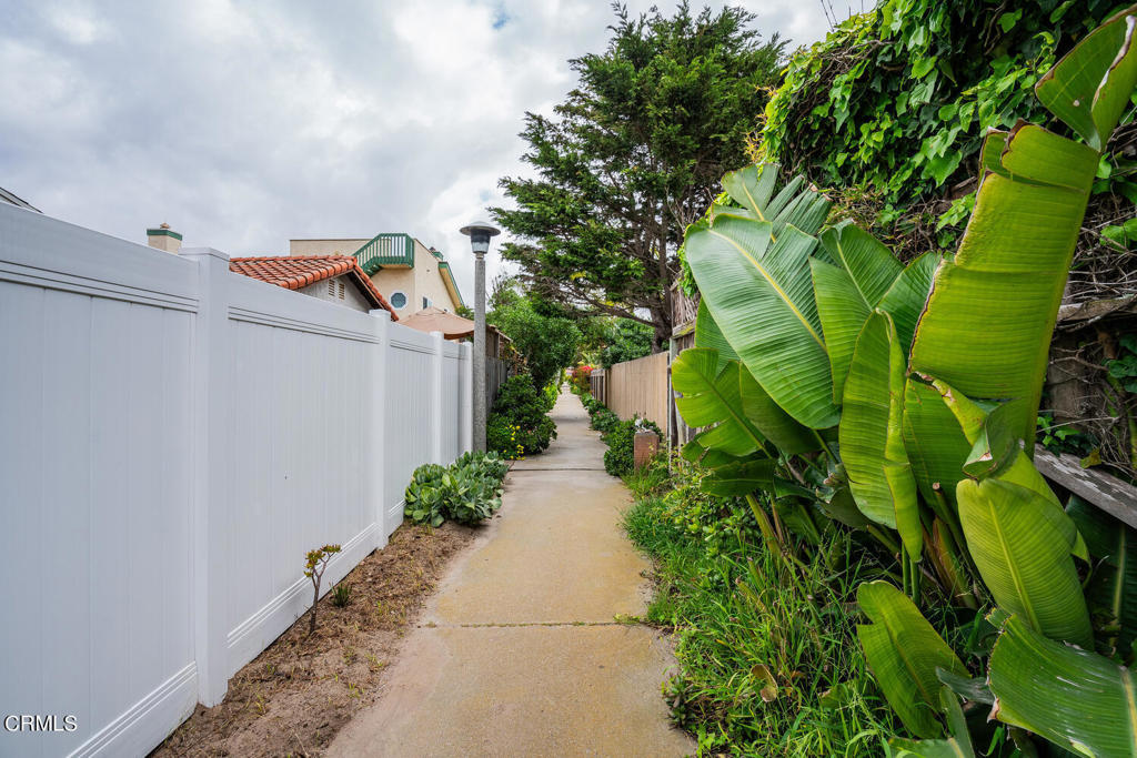 5228 Outrigger Way