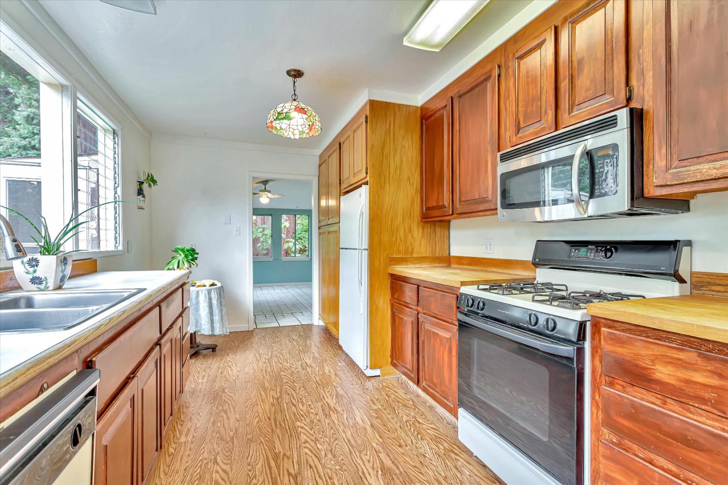 9280 Old County RD