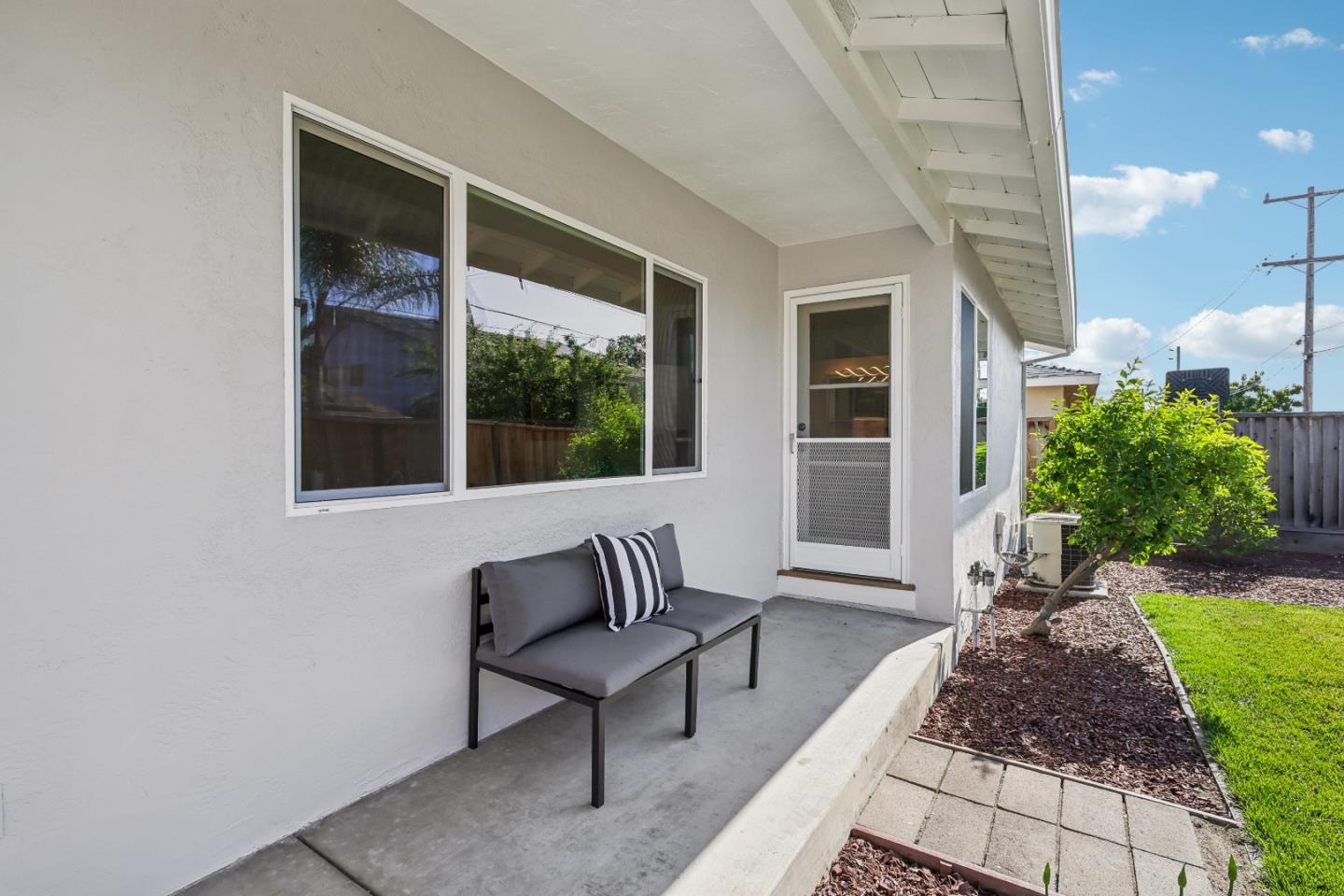 1549 Portola DR