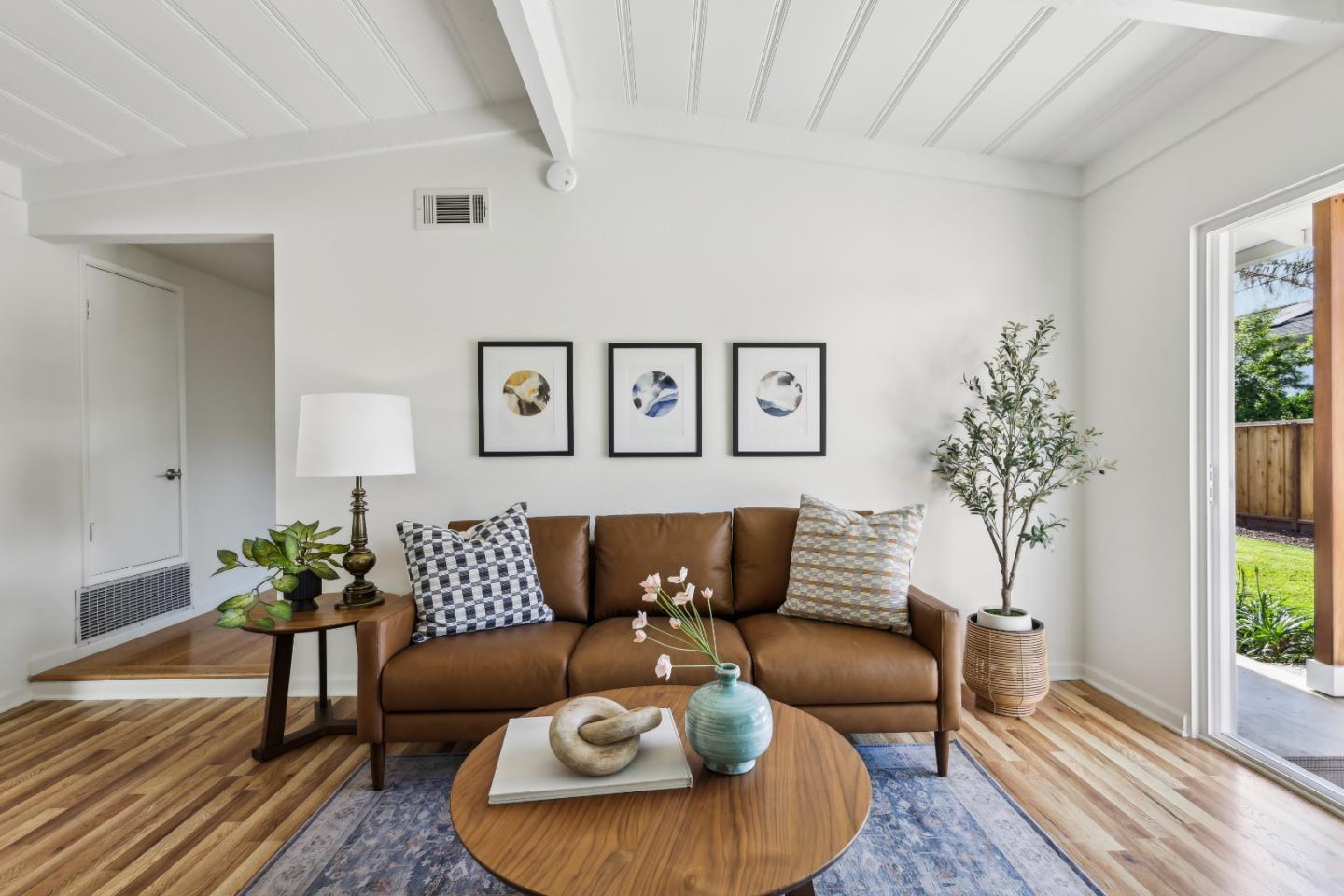 1549 Portola DR