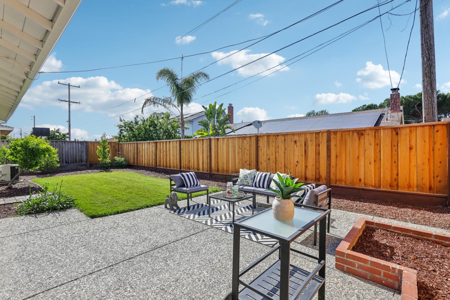 1549 Portola DR