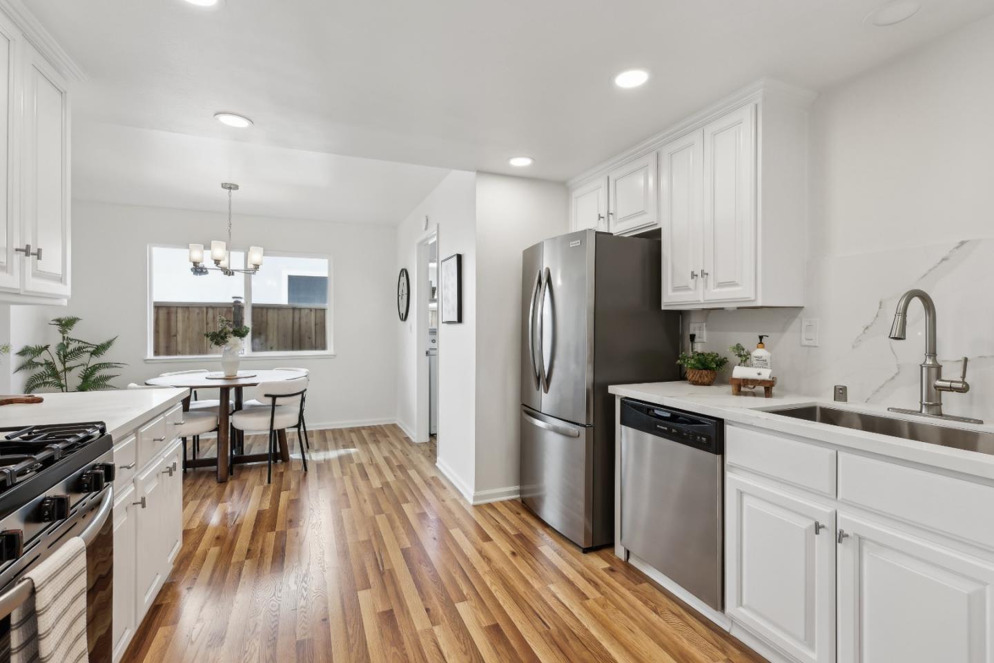 1549 Portola DR