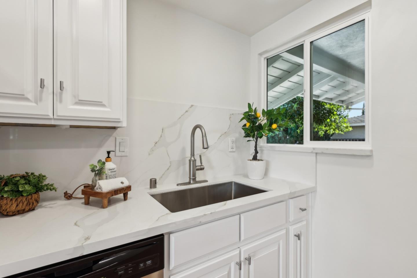 1549 Portola DR
