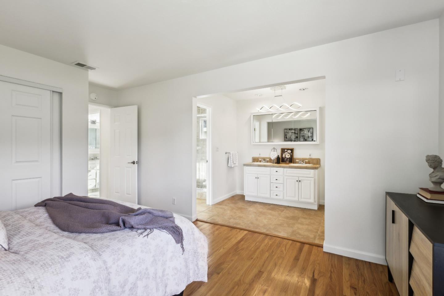 1549 Portola DR