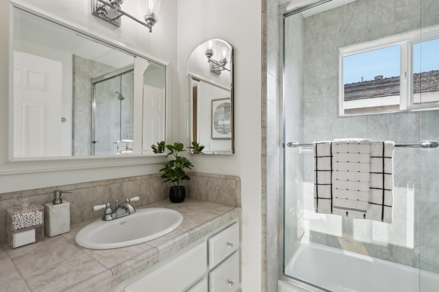 1549 Portola DR