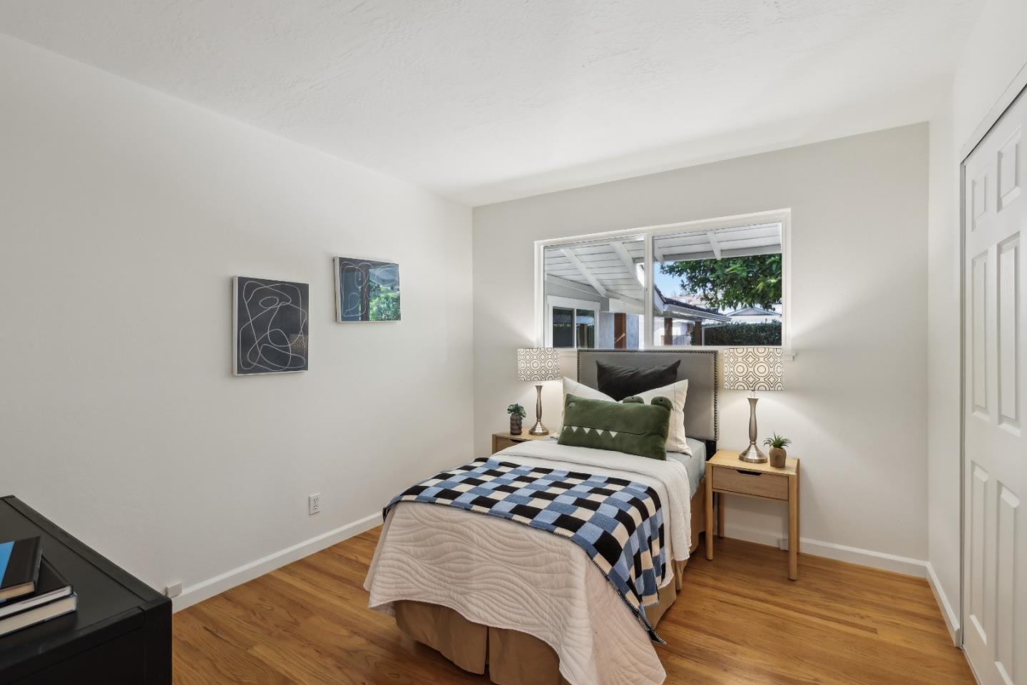 1549 Portola DR