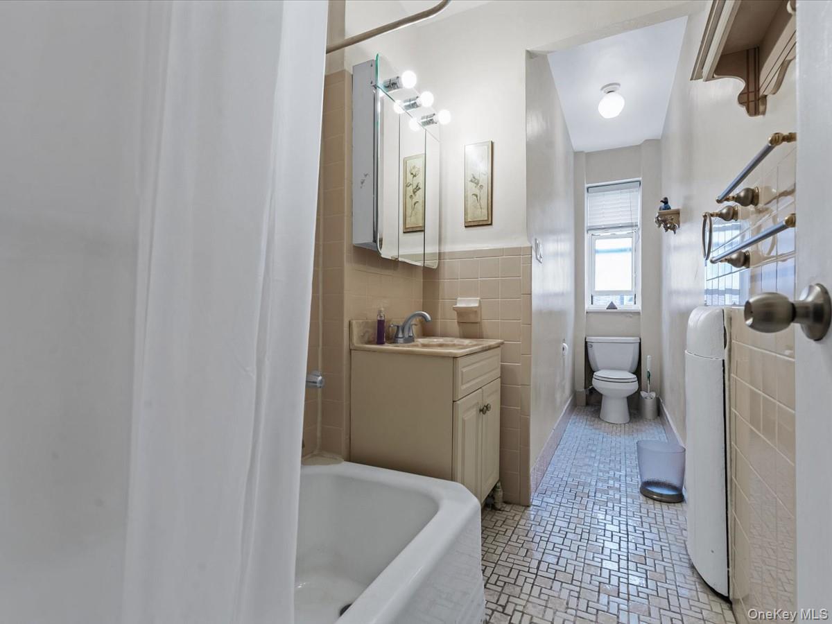 11034 73rd Road Unit: 4F