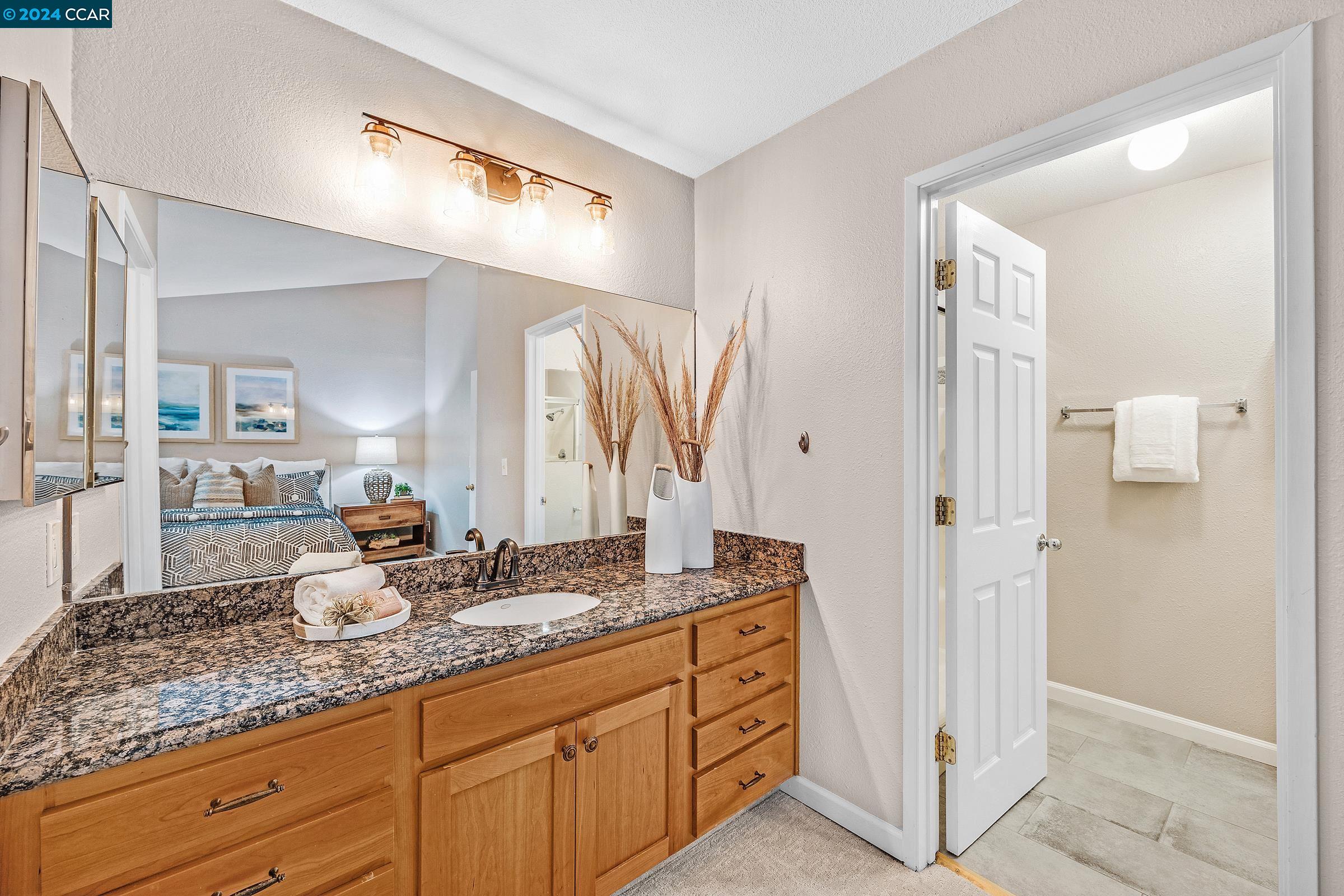333 WILLOWCREEK LN.