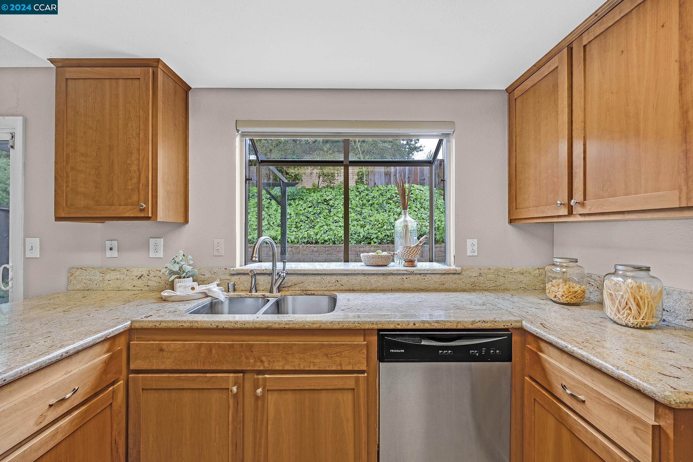 333 WILLOWCREEK LN.