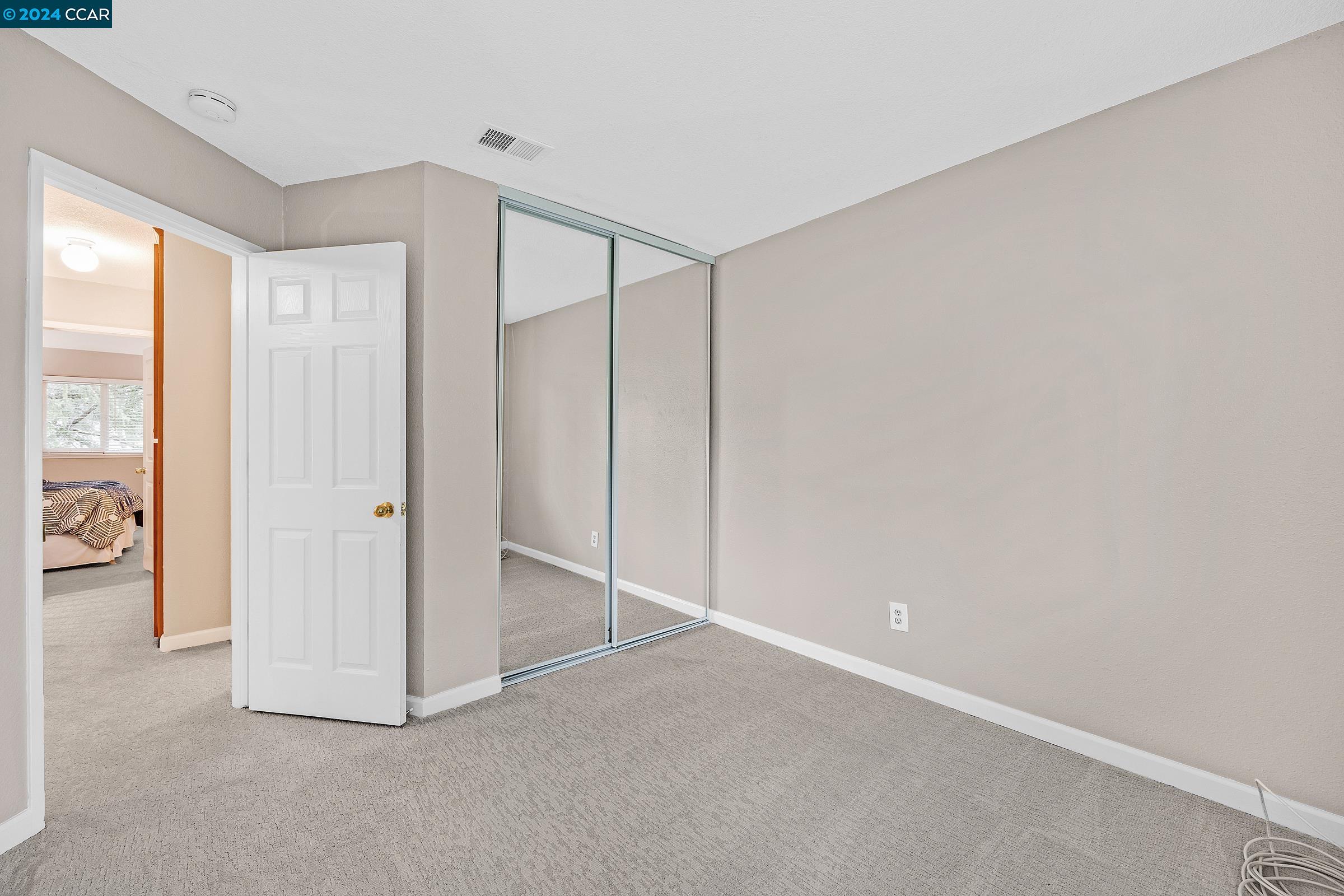 333 WILLOWCREEK LN.